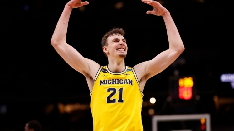 意天空：米兰已为阿坎吉报价1500万欧+奖金，热刺报价2000万欧