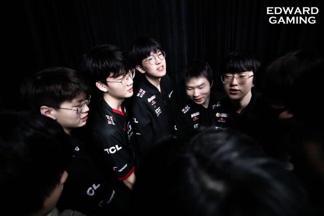 从而更快地 从而更快地