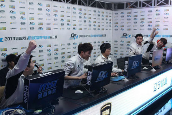 他的缺席可 他的缺席可